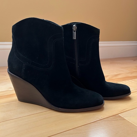 NWT Lucky Brand Wadier Black Suede Wedge Ankle Boots Sizes: 7.5 - Picture 3 of 12